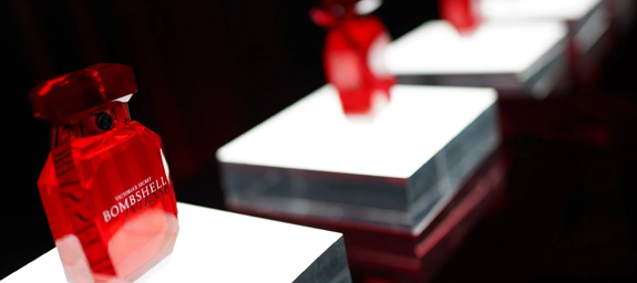 Картинка к статье: Victoria's Secret with the new Bombshell Intense feminine fragrance. A review from Sunday21.